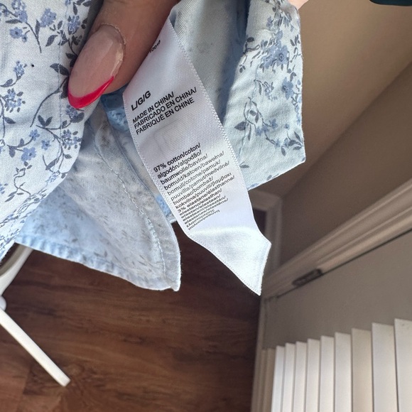 🎉2xHost Pick🎉 Florence by Mills Floral Blue and White Top - Picture 10 of 12